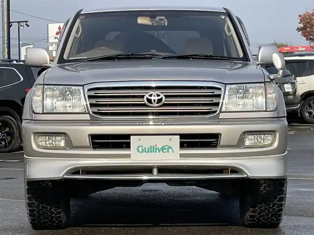 トヨタ ランドクルーザー VX－LTD 道央・札幌 2002(平14)年 12.9万km ウォームシルバーM ４WD/寒冷地仕様/純正メーカーナビ/AM/FM/CD/MD/クルーズコントロール/バックカメラ/ETC/ドライブレコーダー/センターデフロック/クールボックス/PWRMODE/2ndstart/トランスファレバー/Fシートヒーター/革巻きウッドコンビステアリング/ステアリングリモコン/リモコンキー/ハロゲンヘッドライト/オートライト/フォグランプ/ヘッドライトウォッシャー/電動格納ミラー/ヒーテッドドアミラー/純正フロアマット/ドアバイザー/リアフォグランプ/スペアキー/社外エンジンスターター/社外AW付冬タイヤ積込/275/65/R17/2020年/山8mm