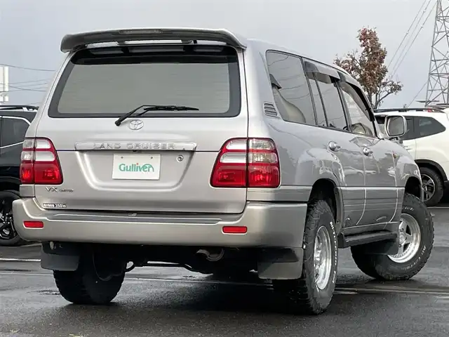 トヨタ ランドクルーザー VX－LTD 道央・札幌 2002(平14)年 12.9万km ウォームシルバーM ４WD/寒冷地仕様/純正メーカーナビ/AM/FM/CD/MD/クルーズコントロール/バックカメラ/ETC/ドライブレコーダー/センターデフロック/クールボックス/PWRMODE/2ndstart/トランスファレバー/Fシートヒーター/革巻きウッドコンビステアリング/ステアリングリモコン/リモコンキー/ハロゲンヘッドライト/オートライト/フォグランプ/ヘッドライトウォッシャー/電動格納ミラー/ヒーテッドドアミラー/純正フロアマット/ドアバイザー/リアフォグランプ/スペアキー/社外エンジンスターター/社外AW付冬タイヤ積込/275/65/R17/2020年/山8mm