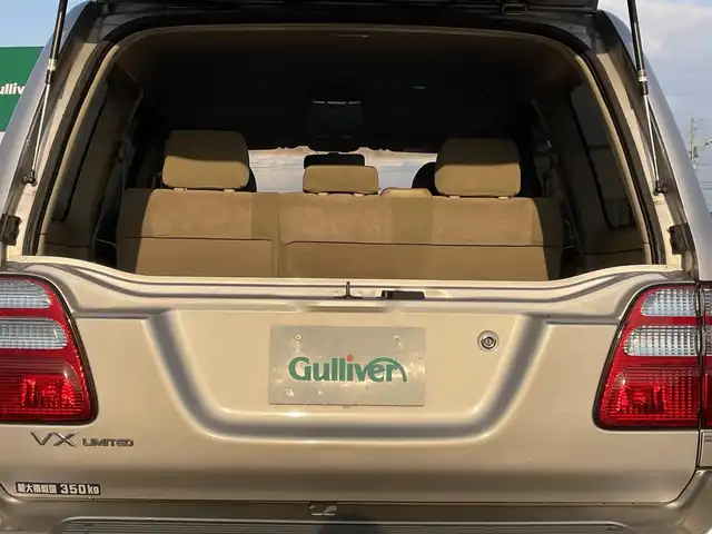 トヨタ ランドクルーザー VX－LTD 道央・札幌 2002(平14)年 12.9万km ウォームシルバーM ４WD/寒冷地仕様/純正メーカーナビ/AM/FM/CD/MD/クルーズコントロール/バックカメラ/ETC/ドライブレコーダー/センターデフロック/クールボックス/PWRMODE/2ndstart/トランスファレバー/Fシートヒーター/革巻きウッドコンビステアリング/ステアリングリモコン/リモコンキー/ハロゲンヘッドライト/オートライト/フォグランプ/ヘッドライトウォッシャー/電動格納ミラー/ヒーテッドドアミラー/純正フロアマット/ドアバイザー/リアフォグランプ/スペアキー/社外エンジンスターター/社外AW付冬タイヤ積込/275/65/R17/2020年/山8mm