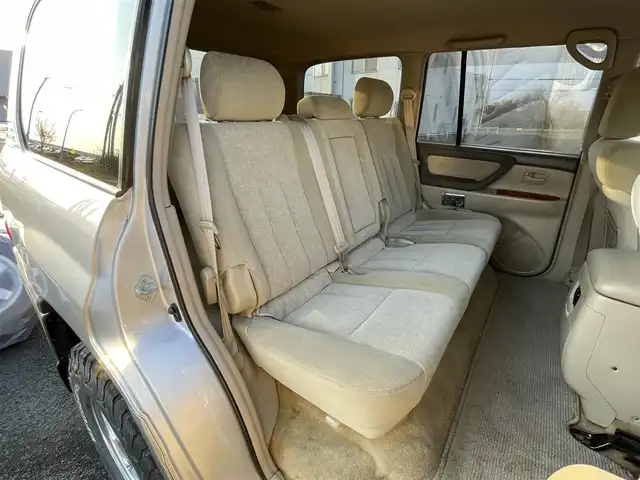 トヨタ ランドクルーザー VX－LTD 道央・札幌 2002(平14)年 12.9万km ウォームシルバーM ４WD/寒冷地仕様/純正メーカーナビ/AM/FM/CD/MD/クルーズコントロール/バックカメラ/ETC/ドライブレコーダー/センターデフロック/クールボックス/PWRMODE/2ndstart/トランスファレバー/Fシートヒーター/革巻きウッドコンビステアリング/ステアリングリモコン/リモコンキー/ハロゲンヘッドライト/オートライト/フォグランプ/ヘッドライトウォッシャー/電動格納ミラー/ヒーテッドドアミラー/純正フロアマット/ドアバイザー/リアフォグランプ/スペアキー/社外エンジンスターター/社外AW付冬タイヤ積込/275/65/R17/2020年/山8mm