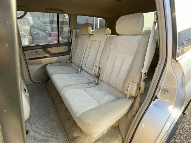 トヨタ ランドクルーザー VX－LTD 道央・札幌 2002(平14)年 12.9万km ウォームシルバーM ４WD/寒冷地仕様/純正メーカーナビ/AM/FM/CD/MD/クルーズコントロール/バックカメラ/ETC/ドライブレコーダー/センターデフロック/クールボックス/PWRMODE/2ndstart/トランスファレバー/Fシートヒーター/革巻きウッドコンビステアリング/ステアリングリモコン/リモコンキー/ハロゲンヘッドライト/オートライト/フォグランプ/ヘッドライトウォッシャー/電動格納ミラー/ヒーテッドドアミラー/純正フロアマット/ドアバイザー/リアフォグランプ/スペアキー/社外エンジンスターター/社外AW付冬タイヤ積込/275/65/R17/2020年/山8mm