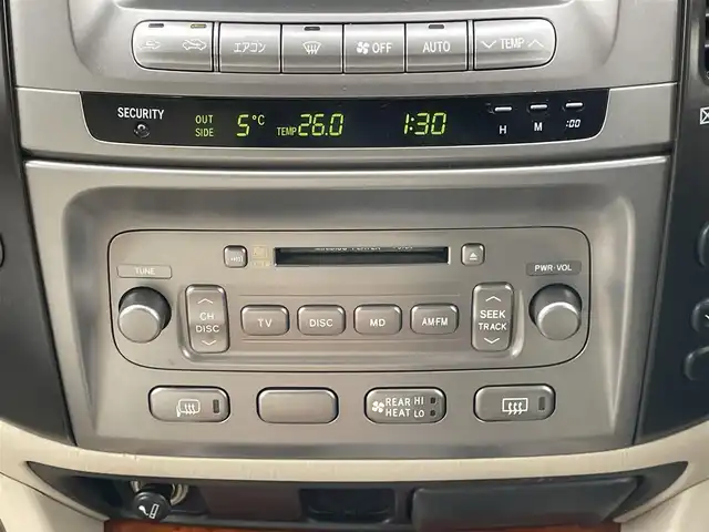 トヨタ ランドクルーザー VX－LTD 道央・札幌 2002(平14)年 12.9万km ウォームシルバーM ４WD/寒冷地仕様/純正メーカーナビ/AM/FM/CD/MD/クルーズコントロール/バックカメラ/ETC/ドライブレコーダー/センターデフロック/クールボックス/PWRMODE/2ndstart/トランスファレバー/Fシートヒーター/革巻きウッドコンビステアリング/ステアリングリモコン/リモコンキー/ハロゲンヘッドライト/オートライト/フォグランプ/ヘッドライトウォッシャー/電動格納ミラー/ヒーテッドドアミラー/純正フロアマット/ドアバイザー/リアフォグランプ/スペアキー/社外エンジンスターター/社外AW付冬タイヤ積込/275/65/R17/2020年/山8mm