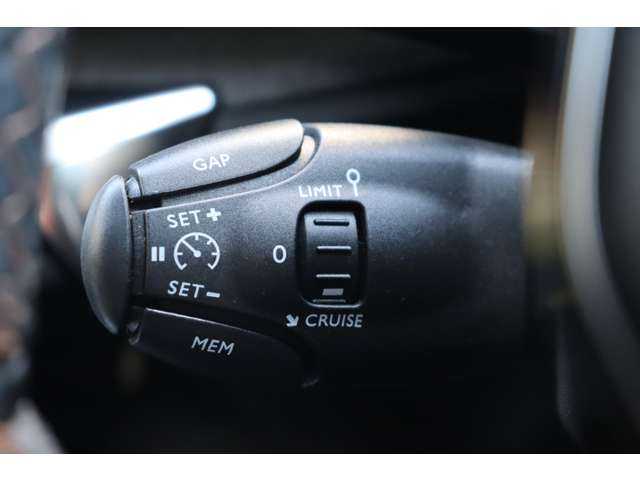プジョー ５００８ GTライン ブルーHDi 大分県 2020(令2)年 5.2万km パール ワンオーナー/アクティブセーフティブレーキ/アダプティブクルーズコントロール/ブラインドスポットモニター/純正ディスプレイオーディオ/ＣａｒＰｌａｙ/Bluetooth/ワイヤレス充電/バックカメラ/ハーフレザー/シートヒーター/パワーシート/純正１８インチＡＷ/純正ドアバイザー/ＥＴＣ