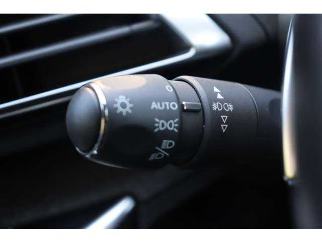 プジョー ５００８ GTライン ブルーHDi 大分県 2020(令2)年 5.2万km パール ワンオーナー/アクティブセーフティブレーキ/アダプティブクルーズコントロール/ブラインドスポットモニター/純正ディスプレイオーディオ/ＣａｒＰｌａｙ/Bluetooth/ワイヤレス充電/バックカメラ/ハーフレザー/シートヒーター/パワーシート/純正１８インチＡＷ/純正ドアバイザー/ＥＴＣ