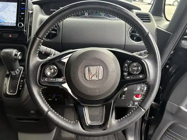 ホンダ Ｎ ＢＯＸ カスタム L ターボ 滋賀県 2021(令3)年 6.8万km クリスタルブラックパール 純正８インチナビ/Bluetooth/DVD/フルセグ/AppleCarPLay/Andoroid)/両側電動スライド/ハーフレザー/バックカメラ/リアソナー/追従クルーズコントロール/レーンキープ/ＬＥＤ/ＡＨＢ/衝突軽減/純正前後ドラレコ/ビルトインＥＴＣ/純正マット/ドアバイザー/リア席サンシェード/プッシュスタート/スマートキー/ステアリングリモコン