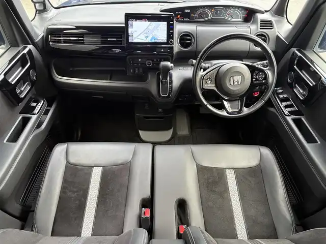 ホンダ Ｎ ＢＯＸ カスタム L ターボ 滋賀県 2021(令3)年 6.8万km クリスタルブラックパール 純正８インチナビ/Bluetooth/DVD/フルセグ/AppleCarPLay/Andoroid)/両側電動スライド/ハーフレザー/バックカメラ/リアソナー/追従クルーズコントロール/レーンキープ/ＬＥＤ/ＡＨＢ/衝突軽減/純正前後ドラレコ/ビルトインＥＴＣ/純正マット/ドアバイザー/リア席サンシェード/プッシュスタート/スマートキー/ステアリングリモコン