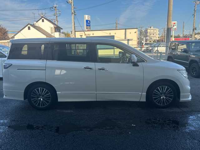日産 エルグランド 250ハイウェイスターS 千葉県 2017(平29)年 5.4万km ブリリアントホワイトパール プッシュスタート/前側ドライブレコーダー/両側パワースライドドア/クルーズコントロール/オートライト/デュアルエアコン/横滑り防止装置/バックカメラ/Bluetooth接続/TVフルセグ/バックカメラ/電動格納ミラー/ビルトインETC
