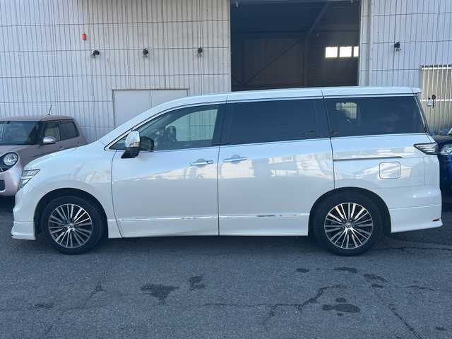 日産 エルグランド 250ハイウェイスターS 千葉県 2017(平29)年 5.4万km ブリリアントホワイトパール プッシュスタート/前側ドライブレコーダー/両側パワースライドドア/クルーズコントロール/オートライト/デュアルエアコン/横滑り防止装置/バックカメラ/Bluetooth接続/TVフルセグ/バックカメラ/電動格納ミラー/ビルトインETC