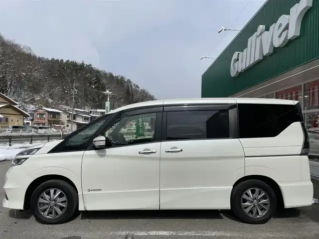 日産 セレナ e－パワー ハイウェイスター 岐阜県 2018(平30)年 9.2万km ブリリアントホワイトパール /ワンオーナー//保証書、取り扱い説明書、記録簿//純正ナビ　/(フルセグテレビ.AM.FM.BT)//バックカメラ//クルーズコントロール//プッシュスタート//シートヒーター//ステアリングヒーター//スペアキー×1//ETC