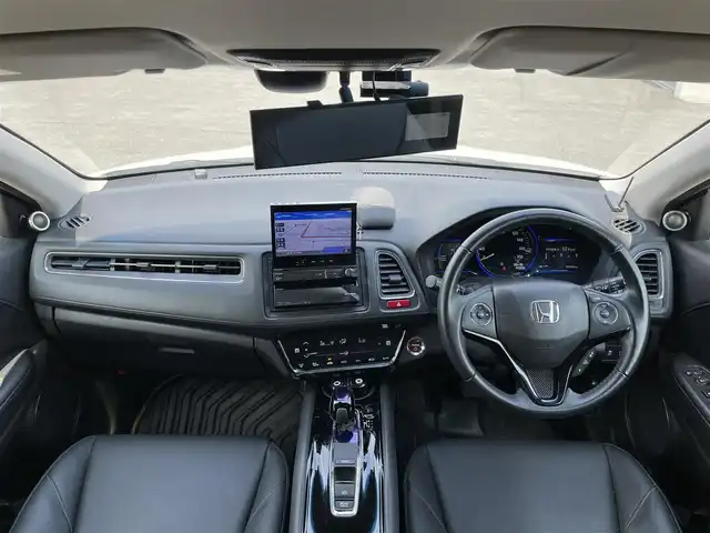 ホンダ ヴェゼル ハイブリッド X 道央・札幌 2015(平27)年 5.7万km ホワイトオーキッドパール ４WD/社外HDDナビ/CD/DVD/AUX/フルセグ/社外スピーカー/シティブレーキアクティブシステム/横滑り防止装置/クルーズコントロール/バックカメラ/ETC/ドライブレコーダー/ECONモード/EVMODE/SPORTMODE/ワイパーデアイサー/前席シートヒーター/レザーシート/革巻きステアリング/ステアリング/パドルシフト/電動パーキング/ブレーキホールド/プッシュスタート/スマートキー/h粗衣LEDヘッドライト/オートライト/フォグランプ/電動格納ミラー/ヒーテッドドアミラー/ウィンカーミラー/純正フロアマット/ドアバイザー/スペアキー/社外AW付夏タイヤ積込/215/55/R17/2016年/山5mm