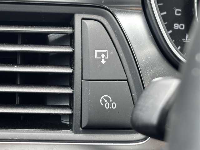 アウディ Ａ６ アバント 2．8 FSI クワトロ 福岡県 2013(平25)年 12.1万km グレイシアホワイトメタリック プッシュスタート　/スマートキー　/純正ＥＴＣ　/パーキングアシスト　/ＷＡＣエアコン　/クルーズコントロール　/Ｆカメラ　/Ｂカメラ　/フルセグＴＶ　/純正ナビ　/純正アルミ　/純正フロアマット　/電動パワーシート/レザーシート/横滑り防止装置/オートライト/LEDヘッドライト/12Vソケット付き/ベンチシート/フルフラットシート/W＋サイド、カーテンエアバッグ/前後コーナーセンサー/オートライト、オートマチックハイビーム/シートヒーター(D席＋N席)/電動リアゲート