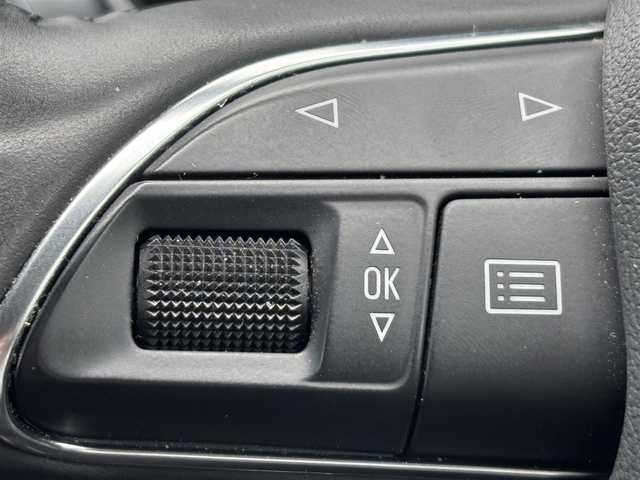 アウディ Ａ６ アバント 2．8 FSI クワトロ 福岡県 2013(平25)年 12.1万km グレイシアホワイトメタリック プッシュスタート　/スマートキー　/純正ＥＴＣ　/パーキングアシスト　/ＷＡＣエアコン　/クルーズコントロール　/Ｆカメラ　/Ｂカメラ　/フルセグＴＶ　/純正ナビ　/純正アルミ　/純正フロアマット　/電動パワーシート/レザーシート/横滑り防止装置/オートライト/LEDヘッドライト/12Vソケット付き/ベンチシート/フルフラットシート/W＋サイド、カーテンエアバッグ/前後コーナーセンサー/オートライト、オートマチックハイビーム/シートヒーター(D席＋N席)/電動リアゲート