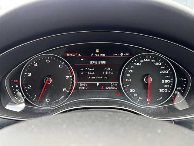 アウディ Ａ６ アバント 2．8 FSI クワトロ 福岡県 2013(平25)年 12.1万km グレイシアホワイトメタリック プッシュスタート　/スマートキー　/純正ＥＴＣ　/パーキングアシスト　/ＷＡＣエアコン　/クルーズコントロール　/Ｆカメラ　/Ｂカメラ　/フルセグＴＶ　/純正ナビ　/純正アルミ　/純正フロアマット　/電動パワーシート/レザーシート/横滑り防止装置/オートライト/LEDヘッドライト/12Vソケット付き/ベンチシート/フルフラットシート/W＋サイド、カーテンエアバッグ/前後コーナーセンサー/オートライト、オートマチックハイビーム/シートヒーター(D席＋N席)/電動リアゲート