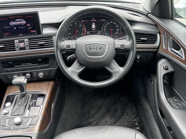 アウディ Ａ６ アバント 2．8 FSI クワトロ 福岡県 2013(平25)年 12.1万km グレイシアホワイトメタリック プッシュスタート　/スマートキー　/純正ＥＴＣ　/パーキングアシスト　/ＷＡＣエアコン　/クルーズコントロール　/Ｆカメラ　/Ｂカメラ　/フルセグＴＶ　/純正ナビ　/純正アルミ　/純正フロアマット　/電動パワーシート/レザーシート/横滑り防止装置/オートライト/LEDヘッドライト/12Vソケット付き/ベンチシート/フルフラットシート/W＋サイド、カーテンエアバッグ/前後コーナーセンサー/オートライト、オートマチックハイビーム/シートヒーター(D席＋N席)/電動リアゲート