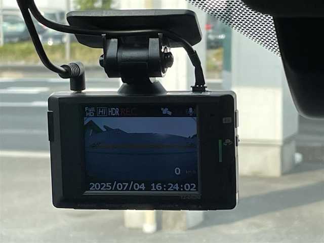 トヨタ ＲＡＶ４ ＰＨＶ Z 埼玉県 2023(令5)年 2.9万km プラチナホワイトパールマイカ 10.5インチ純正DA/アラウンドビューカメラ/充電ケーブル車載/全席シートヒーター/アラウンドビュー カメラ/BSM/HUD/デジタルインナーミラー　/100V1500W 電源（ラゲッジルーム）/ETC2.0 /社外ツイーター/スマートキー/ドラレコ前後/ステアリングヒーター/オートハイビーム