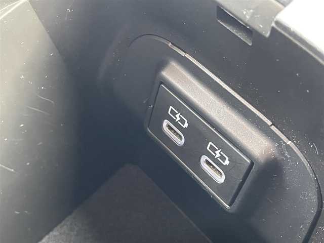 トヨタ ＲＡＶ４ ＰＨＶ Z 埼玉県 2023(令5)年 2.9万km プラチナホワイトパールマイカ 10.5インチ純正DA/アラウンドビューカメラ/充電ケーブル車載/全席シートヒーター/アラウンドビュー カメラ/BSM/HUD/デジタルインナーミラー　/100V1500W 電源（ラゲッジルーム）/ETC2.0 /社外ツイーター/スマートキー/ドラレコ前後/ステアリングヒーター/オートハイビーム