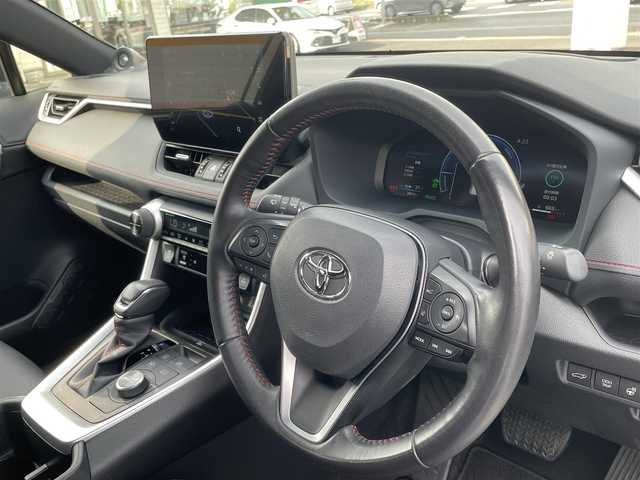 トヨタ ＲＡＶ４ ＰＨＶ Z 埼玉県 2023(令5)年 2.9万km プラチナホワイトパールマイカ 10.5インチ純正DA/アラウンドビューカメラ/充電ケーブル車載/全席シートヒーター/アラウンドビュー カメラ/BSM/HUD/デジタルインナーミラー　/100V1500W 電源（ラゲッジルーム）/ETC2.0 /社外ツイーター/スマートキー/ドラレコ前後/ステアリングヒーター/オートハイビーム