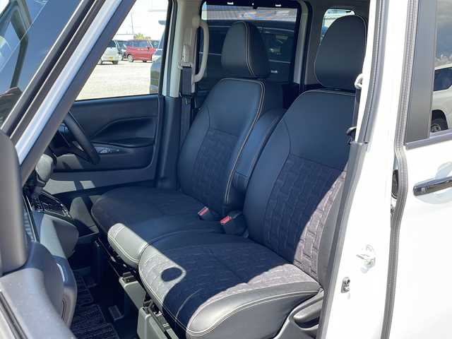 三菱 デリカミニ T プレミアム 新潟県 2023(令5)年 0.2万km アメジストブラック/シルキーホワイト 4WD/ディスプレイオーディオ/BT/USB/全方位カメラ/衝突被害軽減ブレーキ/レーンキープアシスト/レーダークルーズコントロール/両側パワースライドドア/半革シート/ベンチシート/シートヒーター /ステアリングヒーター/ステアリングスイッチ/パドルシフト/コーナーセンサー/スマートキー/プッシュスタート/LEDヘッドライト/オートライト/オートハイビーム/フォグランプ/純正15インチアルミホイール