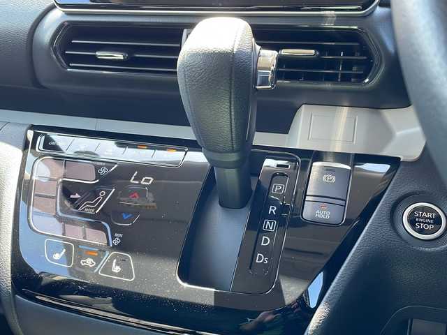 三菱 デリカミニ T プレミアム 新潟県 2023(令5)年 0.2万km アメジストブラック/シルキーホワイト 4WD/ディスプレイオーディオ/BT/USB/全方位カメラ/衝突被害軽減ブレーキ/レーンキープアシスト/レーダークルーズコントロール/両側パワースライドドア/半革シート/ベンチシート/シートヒーター /ステアリングヒーター/ステアリングスイッチ/パドルシフト/コーナーセンサー/スマートキー/プッシュスタート/LEDヘッドライト/オートライト/オートハイビーム/フォグランプ/純正15インチアルミホイール