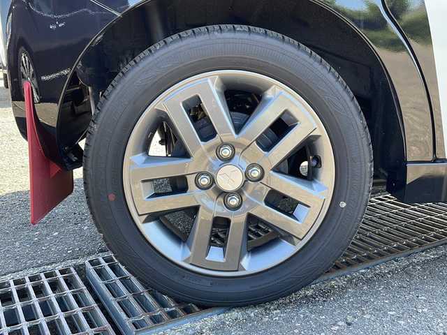 三菱 デリカミニ T プレミアム 新潟県 2023(令5)年 0.2万km アメジストブラック/シルキーホワイト 4WD/ディスプレイオーディオ/BT/USB/全方位カメラ/衝突被害軽減ブレーキ/レーンキープアシスト/レーダークルーズコントロール/両側パワースライドドア/半革シート/ベンチシート/シートヒーター /ステアリングヒーター/ステアリングスイッチ/パドルシフト/コーナーセンサー/スマートキー/プッシュスタート/LEDヘッドライト/オートライト/オートハイビーム/フォグランプ/純正15インチアルミホイール