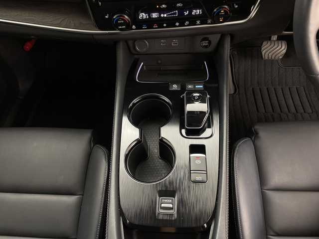 日産 エクストレイル G 鹿児島県 2023(令5)年 3万km ブリリアントホワイトパール ワンオーナー/純正12.3インチナビ/Bluetooth/フルセグテレビ/電動リアゲート/プロパイロット/ブラインドスポットモニター/メモリーシート/ヘッドアップディスプレイ/AC100V/デジタルインナーミラー/ワイヤレス充電/全方位カメラ/D/Nパワーシート/パーキングアシスト/前後ドライブレコーダー/前席シートヒーター/ETC2.0