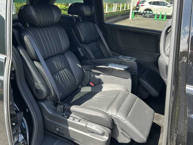 ホンダ オデッセイ ハイブリッド e:HEVアブソルート EXブラックED 茨城県 2024(令6)年 0.9万km 黒 Honda SENSING/純正9インチHonda CONNECTナビ/-フルセグTV　Bluetooth /全周囲 バック フロント サイドカメラ/両側パワースライドドア/路外逸脱抑制機能/渋滞追従機能付アダプティブクルーズコントロール/車線維持支援システム/オートハイビーム/ブラインドスポットインフォメーション/LEDシーケンシャルターンシグナルランプ/LEDオートヘッドライト LEDフォグライト/本革シート/前席後席シートヒーター/純正18インチアルミホイール/本革巻ステアリングホイール/ステアリングスイッチ/ワイヤレス充電/スマートキー/ビルトインETC2.0