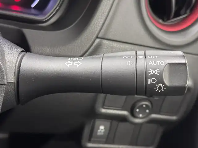日産 ノート ニスモS 三重県 2018(平30)年 5.9万km ダークメタルグレー プレミアムガソリン/FF/5F/純正 7インチナビ MM318D-W/（iPod/SD/FM/AM/TV/USB/Bluetooth/CD/DVD/MUSIC STOCKER/VTR/AUX）/バックカメラ/ETC2.0/安全/・ABS/・VDC：ビークルダイナミクスコントロール/・横滑り抑制/・運転席・助手席エアバッグ/など/装備/・専用スポーツシート（スェード）/・オートエアコン/・ステアリングスイッチ/・オートライト/・LEDヘッドライト/・リヤフォグランプ/・プッシュスタート/・純正17inAW（17×7J＋47、100-4H）/・スマートキーx1/・保/など/【専用装備】/●専用車速感応式電動パワーステアリング/●専用本革・アルカンターラ巻3本スポークステアリング/●専用エンブレム〈センタークラスター〉/●専用コンビメーター（nismoロゴ入り、260km/hスケール）/●NISMO S専用アルミ製アクセル・ブレーキ・クラッチペダル・フットレスト/●専用チューニングコンピューター（ECU）/●NISMO S専用サスペンション、フロントスタビライザー強化/●専用ブレーキシステム（リヤディスク）/●ボディ補強/など