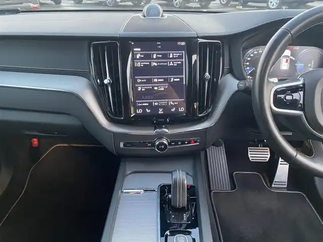 ボルボ ＸＣ６０ T8 ポールスターエンジニアード 福岡県 2020(令2)年 4.8万km クリスタルホワイトP ・サンルーフ/・アダプティブクルーズコントロール/・純正ナビ/BT/USB/carplay/・全方位カメラ/・ハーフレザーシート/シートヒーター/・ドライブレコーダー/・フルセグ/・ETC/・純正21AW/・ステアリングヒーター/・LEDライト/・BLIS/・ワイヤレス充電/・スペアキー/・保証書/・取扱説明書