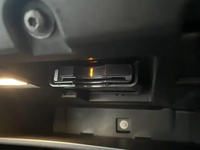 ボルボ ＸＣ６０ T8 ポールスターエンジニアード 福岡県 2020(令2)年 4.8万km クリスタルホワイトP ・サンルーフ/・アダプティブクルーズコントロール/・純正ナビ/BT/USB/carplay/・全方位カメラ/・ハーフレザーシート/シートヒーター/・ドライブレコーダー/・フルセグ/・ETC/・純正21AW/・ステアリングヒーター/・LEDライト/・BLIS/・ワイヤレス充電/・スペアキー/・保証書/・取扱説明書