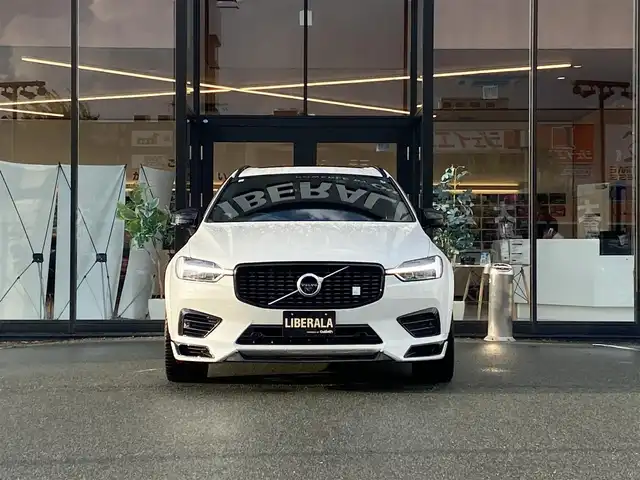 ボルボ ＸＣ６０ T8 ポールスターエンジニアード 福岡県 2020(令2)年 4.8万km クリスタルホワイトP ・サンルーフ/・アダプティブクルーズコントロール/・純正ナビ/BT/USB/carplay/・全方位カメラ/・ハーフレザーシート/シートヒーター/・ドライブレコーダー/・フルセグ/・ETC/・純正21AW/・ステアリングヒーター/・LEDライト/・BLIS/・ワイヤレス充電/・スペアキー/・保証書/・取扱説明書