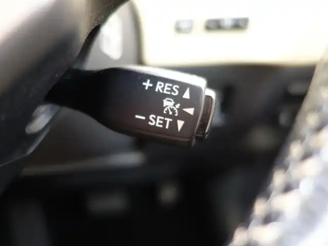 レクサス ＮＸ 300h バージョンL 山形県 2015(平27)年 9.7万km ソニッククォーツ 衝突被害軽減/純正SDナビ/　　【CD DVD BD BT フルセグ USB AUX MSV】/バックカメラ/電動リアゲート/アダプティブクルーズコントロール/LEDオートライト/レザーシート/パワーシート/シートヒーター/シートエアコン/純正18インチアルミホイール/ドライブレコーダー/アイドリングストップ/ステアリングスイッチ/ステアリングヒーター/パドルシフト/電動格納ウィンカーミラー/フォグランプ/スマートキー×２/カードキー/ETC2.0