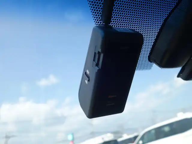 レクサス ＮＸ 300h バージョンL 山形県 2015(平27)年 9.7万km ソニッククォーツ 衝突被害軽減/純正SDナビ/　　【CD DVD BD BT フルセグ USB AUX MSV】/バックカメラ/電動リアゲート/アダプティブクルーズコントロール/LEDオートライト/レザーシート/パワーシート/シートヒーター/シートエアコン/純正18インチアルミホイール/ドライブレコーダー/アイドリングストップ/ステアリングスイッチ/ステアリングヒーター/パドルシフト/電動格納ウィンカーミラー/フォグランプ/スマートキー×２/カードキー/ETC2.0