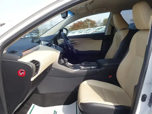 レクサス ＮＸ 300h バージョンL 山形県 2015(平27)年 9.7万km ソニッククォーツ 衝突被害軽減/純正SDナビ/　　【CD DVD BD BT フルセグ USB AUX MSV】/バックカメラ/電動リアゲート/アダプティブクルーズコントロール/LEDオートライト/レザーシート/パワーシート/シートヒーター/シートエアコン/純正18インチアルミホイール/ドライブレコーダー/アイドリングストップ/ステアリングスイッチ/ステアリングヒーター/パドルシフト/電動格納ウィンカーミラー/フォグランプ/スマートキー×２/カードキー/ETC2.0