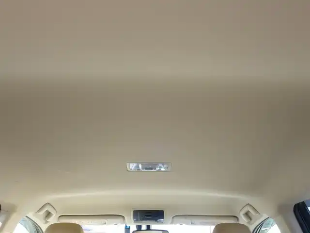 レクサス ＮＸ 300h バージョンL 山形県 2015(平27)年 9.7万km ソニッククォーツ 衝突被害軽減/純正SDナビ/　　【CD DVD BD BT フルセグ USB AUX MSV】/バックカメラ/電動リアゲート/アダプティブクルーズコントロール/LEDオートライト/レザーシート/パワーシート/シートヒーター/シートエアコン/純正18インチアルミホイール/ドライブレコーダー/アイドリングストップ/ステアリングスイッチ/ステアリングヒーター/パドルシフト/電動格納ウィンカーミラー/フォグランプ/スマートキー×２/カードキー/ETC2.0