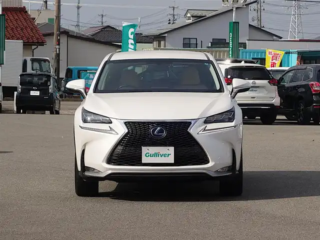 レクサス ＮＸ 300h バージョンL 山形県 2015(平27)年 9.7万km ソニッククォーツ 衝突被害軽減/純正SDナビ/　　【CD DVD BD BT フルセグ USB AUX MSV】/バックカメラ/電動リアゲート/アダプティブクルーズコントロール/LEDオートライト/レザーシート/パワーシート/シートヒーター/シートエアコン/純正18インチアルミホイール/ドライブレコーダー/アイドリングストップ/ステアリングスイッチ/ステアリングヒーター/パドルシフト/電動格納ウィンカーミラー/フォグランプ/スマートキー×２/カードキー/ETC2.0