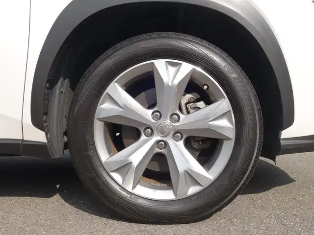 レクサス ＮＸ 300h バージョンL 山形県 2015(平27)年 9.7万km ソニッククォーツ 衝突被害軽減/純正SDナビ/　　【CD DVD BD BT フルセグ USB AUX MSV】/バックカメラ/電動リアゲート/アダプティブクルーズコントロール/LEDオートライト/レザーシート/パワーシート/シートヒーター/シートエアコン/純正18インチアルミホイール/ドライブレコーダー/アイドリングストップ/ステアリングスイッチ/ステアリングヒーター/パドルシフト/電動格納ウィンカーミラー/フォグランプ/スマートキー×２/カードキー/ETC2.0