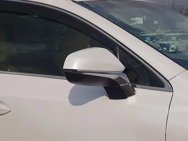 レクサス ＮＸ 300h バージョンL 山形県 2015(平27)年 9.7万km ソニッククォーツ 衝突被害軽減/純正SDナビ/　　【CD DVD BD BT フルセグ USB AUX MSV】/バックカメラ/電動リアゲート/アダプティブクルーズコントロール/LEDオートライト/レザーシート/パワーシート/シートヒーター/シートエアコン/純正18インチアルミホイール/ドライブレコーダー/アイドリングストップ/ステアリングスイッチ/ステアリングヒーター/パドルシフト/電動格納ウィンカーミラー/フォグランプ/スマートキー×２/カードキー/ETC2.0