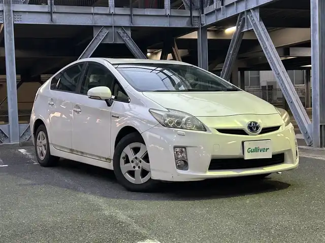 トヨタ プリウス S　LEDエディション 静岡県 2010(平22)年 17.5万km ホワイトパールクリスタルシャイン ユーザー買取車/純正ディーラーナビ/・FM/AM/CD/DVD/ワンセグ/HDD/ステアリングスイッチ/電動格納ミラー/ビルトインETC/ウィンカーミラー/HIDライト