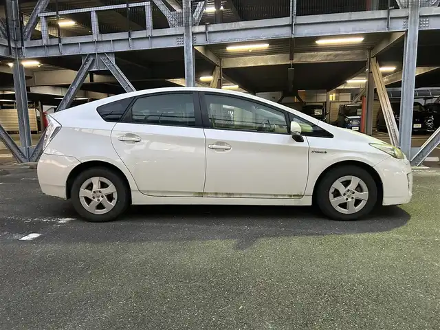 トヨタ プリウス S　LEDエディション 静岡県 2010(平22)年 17.5万km ホワイトパールクリスタルシャイン ユーザー買取車/純正ディーラーナビ/・FM/AM/CD/DVD/ワンセグ/HDD/ステアリングスイッチ/電動格納ミラー/ビルトインETC/ウィンカーミラー/HIDライト