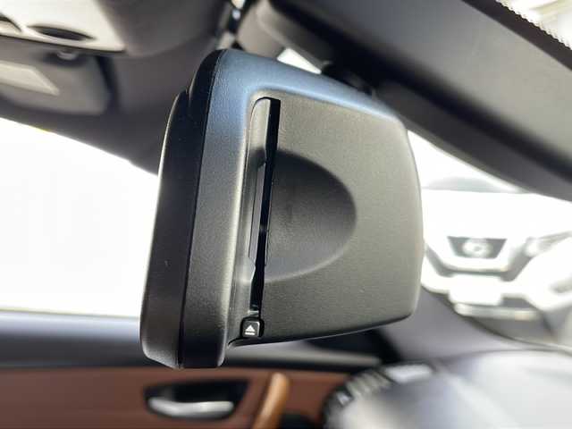 ＢＭＷ １３５ｉ クーペ 愛知県 2008(平20)年 9.8万km アルピンホワイトⅢ /禁煙//Mスポーツ//ターボ//純正HDDナビ/CD/DVD/AUX/AM/FM//茶革レザーシート//パワーシート//シートヒーター//パドルシフト//クルーズコントロール//ETC//ブラウンウッドパネル//社外19AW//ドライブレコーダー//HIDオートライト//オートワイパー//電動格納式ミラー//ステアリングスイッチ//自動防眩ミラー//レーダー探知機//社外フロアマット//ISOFIX//照明付きバニティミラー//取扱説明書/保証書/スペアキー有