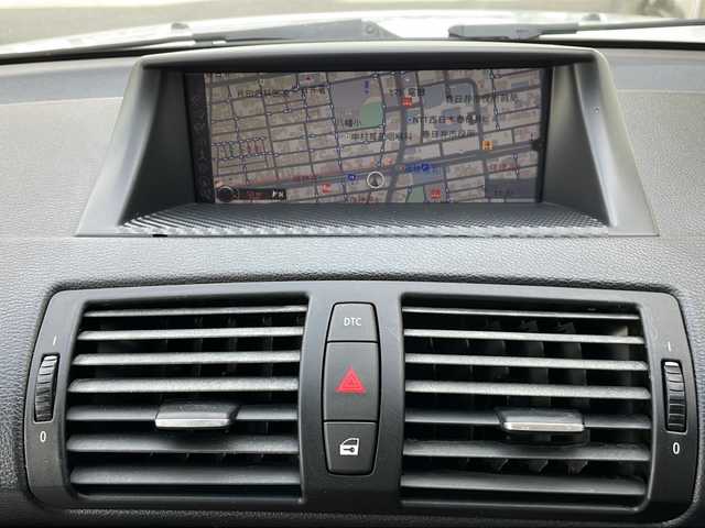 ＢＭＷ １３５ｉ クーペ 愛知県 2008(平20)年 9.8万km アルピンホワイトⅢ /禁煙//Mスポーツ//ターボ//純正HDDナビ/CD/DVD/AUX/AM/FM//茶革レザーシート//パワーシート//シートヒーター//パドルシフト//クルーズコントロール//ETC//ブラウンウッドパネル//社外19AW//ドライブレコーダー//HIDオートライト//オートワイパー//電動格納式ミラー//ステアリングスイッチ//自動防眩ミラー//レーダー探知機//社外フロアマット//ISOFIX//照明付きバニティミラー//取扱説明書/保証書/スペアキー有