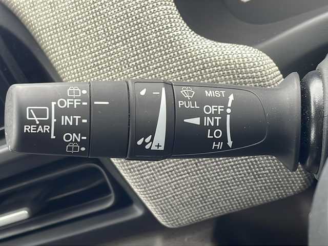 ホンダ フリード ハイブリット e:HEV AIR 三重県 2025(令7)年 1.5万km フィヨルドミストパール ホンダセンシング/・衝突軽減ブレーキ/・誤発進抑制機能/・後方誤発進抑制機能/・近距離衝突軽減ブレーキ/・歩行者事故低減ステアリング/・路外逸脱抑制機能/・渋滞追従機能付アダプティブクルーズコントロール/・車線維持支援システム/・トラフィックジャムアシスト/・先行車発進お知らせ機能/・標識認識機能/・オートハイビーム/・パーキングセンサーシステム/1オーナー/純正ディスプレイオーディオ/【Bluetooth/USB/ipod/スマホ連携】/バックカメラ/ETC/前後ドライブレコーダー/両側パワースライドドア/オートライト/フルLEDヘッドランプ/185/65R15インチ社外AW/【純正ホイール積込】/プッシュスタート/スマートキー/スペアキー/純正フロアマット