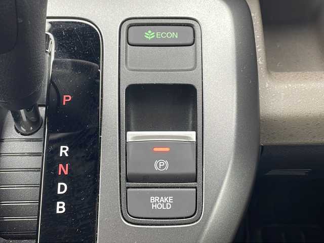 ホンダ フリード ハイブリット e:HEV AIR 三重県 2025(令7)年 1.5万km フィヨルドミストパール ホンダセンシング/・衝突軽減ブレーキ/・誤発進抑制機能/・後方誤発進抑制機能/・近距離衝突軽減ブレーキ/・歩行者事故低減ステアリング/・路外逸脱抑制機能/・渋滞追従機能付アダプティブクルーズコントロール/・車線維持支援システム/・トラフィックジャムアシスト/・先行車発進お知らせ機能/・標識認識機能/・オートハイビーム/・パーキングセンサーシステム/1オーナー/純正ディスプレイオーディオ/【Bluetooth/USB/ipod/スマホ連携】/バックカメラ/ETC/前後ドライブレコーダー/両側パワースライドドア/オートライト/フルLEDヘッドランプ/185/65R15インチ社外AW/【純正ホイール積込】/プッシュスタート/スマートキー/スペアキー/純正フロアマット