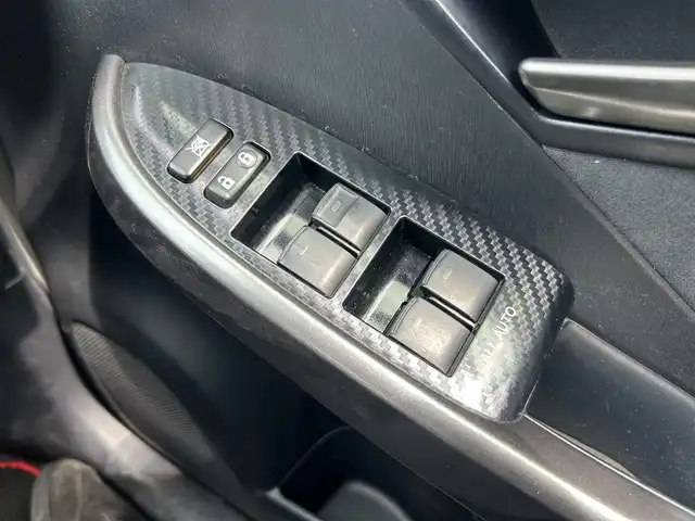 トヨタ プリウス S ツーリングセレ G’s 和歌山県 2012(平24)年 12万km ホワイトパールクリスタルシャイン (株)IDOMが運営する【じしゃロン和歌山店】の自社ローン専用車両になります。こちらは現金またはオートローンご利用時の価格です。自社ローンご希望の方は別途その旨お申付け下さい/FM/AM/CD/TV/ETC/バックカメラ/プッシュスタート/スマートキー/ステアリングスイッチ/ドアミラーウインカー/フォグランプ/ワンセグテレビ/アイドリングストップ