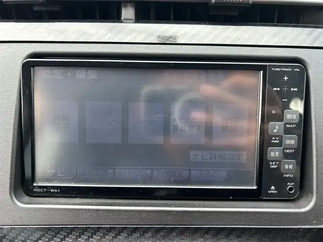 トヨタ プリウス S ツーリングセレ G’s 和歌山県 2012(平24)年 12万km ホワイトパールクリスタルシャイン (株)IDOMが運営する【じしゃロン和歌山店】の自社ローン専用車両になります。こちらは現金またはオートローンご利用時の価格です。自社ローンご希望の方は別途その旨お申付け下さい/FM/AM/CD/TV/ETC/バックカメラ/プッシュスタート/スマートキー/ステアリングスイッチ/ドアミラーウインカー/フォグランプ/ワンセグテレビ/アイドリングストップ