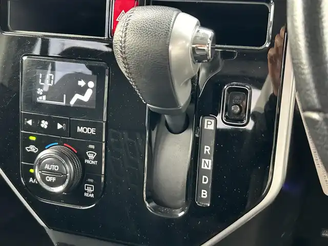 トヨタ タンク カスタムG－T 奈良県 2017(平29)年 4.5万km ブラックマイカメタリック 純正９インチナビ　/フルセグＴＶ　/BT/CD/DVD/USB/SD/バックカメラ　/フリップダウンモニター　/両側パワースライドドア　/ＥＴＣ２．０　/追従型クルーズコントロール　/シートヒーター　/衝突被害軽減システム　/ＬＥＤヘッドライト　/オートライト/ＡＡＣ/スマートキー/ドライブレコーダー