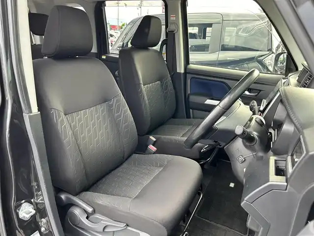 トヨタ タンク カスタムG－T 奈良県 2017(平29)年 4.5万km ブラックマイカメタリック 純正９インチナビ　/フルセグＴＶ　/BT/CD/DVD/USB/SD/バックカメラ　/フリップダウンモニター　/両側パワースライドドア　/ＥＴＣ２．０　/追従型クルーズコントロール　/シートヒーター　/衝突被害軽減システム　/ＬＥＤヘッドライト　/オートライト/ＡＡＣ/スマートキー/ドライブレコーダー