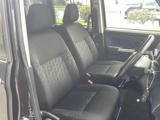 トヨタ タンク カスタムG－T 大阪府 2017(平29)年 4.5万km ブラックマイカメタリック 純正９インチナビ　/フルセグＴＶ　/BT/CD/DVD/USB/SD/バックカメラ　/フリップダウンモニター　/両側パワースライドドア　/ＥＴＣ２．０　/追従型クルーズコントロール　/シートヒーター　/衝突被害軽減システム　/ＬＥＤヘッドライト　/オートライト/ＡＡＣ/スマートキー/ドライブレコーダー
