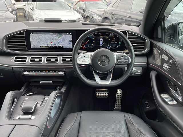 メルセデス・ベンツ Ｍ・ベンツ ＧＬＥ４００ｄ 4MATIC クーペ スポーツ 東京都 2022(令4)年 3.4万km オブシディアンブラック 新車時保証書　整備記録簿/取扱説明書　/アクティブブレーキアシスト/アクティブディスタンスアシストディストロニック/アクティブブラインドウスポット/アクティブレーンキーピングアシスト/アクティブパーキングアシスト/アイドリングストップ/純正ナビ/フルセグTV/BT/USB/AppleCarPlay/360度カメラ　ETC【2.0】/ブルメスター/純正ドライブレコーダー【前後】/サンルーフ/レザーシート/全席シートヒーター/Fベンチレーター/パワーシート/スマートキー×2/LEDヘッドライト/オートライト/パドルシフト付皮巻きハンドル/AMG21インチアルミ