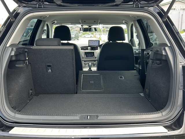 フォルクスワーゲン ゴルフ TSI コンフォートライン BM 富山県 2013(平25)年 5.7万km 黒 HDD純正ナビ/Bluetooth/CD/AUX/ワンセグTV/ETC/横滑り防止装置/レーンキープアシスト/バックカメラ/純正16インチアルミホイール/ドライブレコーダー/純正フロアマット/スペアキー/オートライト/取扱説明書